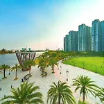 The Suite Landmark Saigon Riverside Apartment