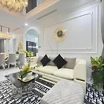 The Suite Landmark Saigon Riverside Apartment